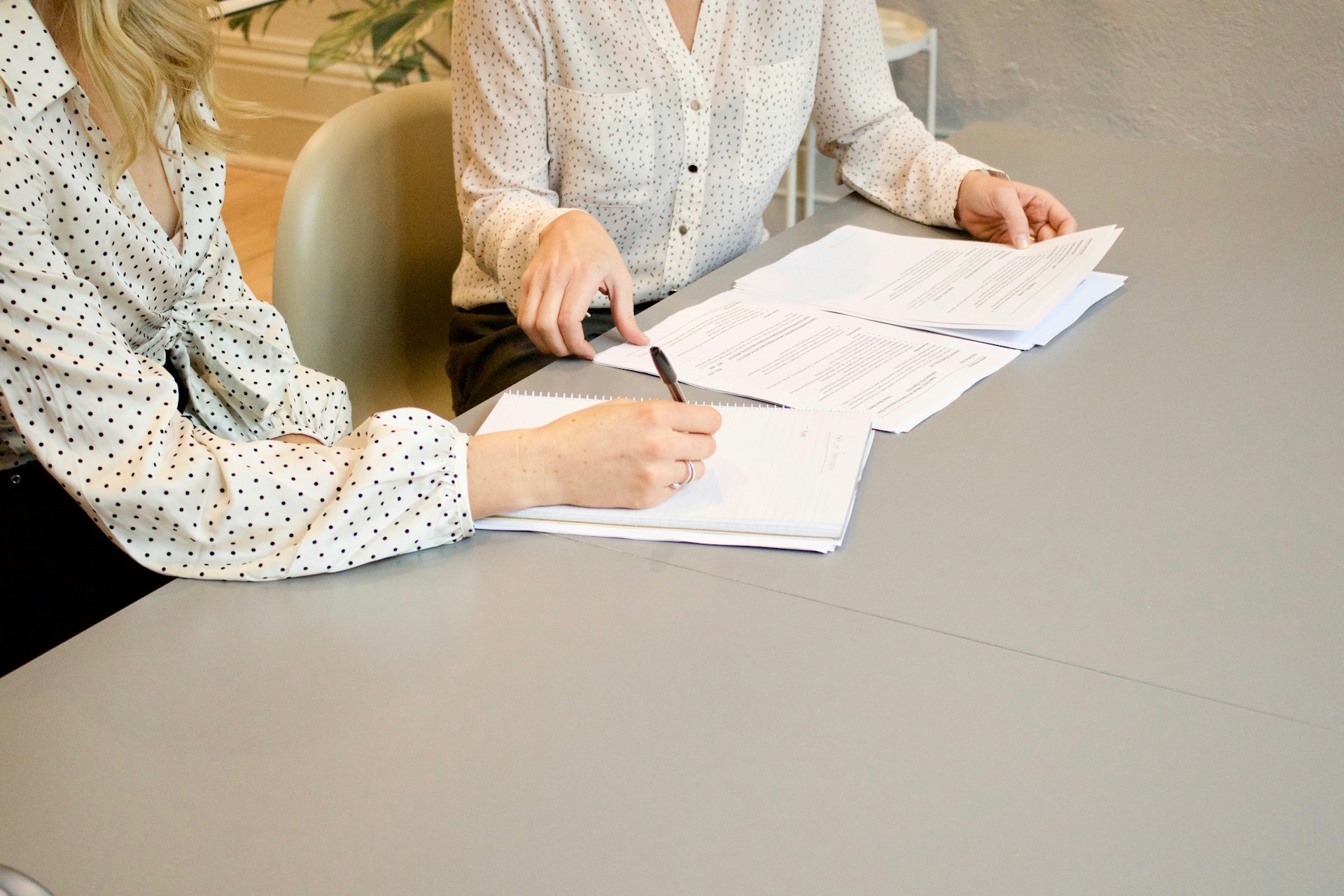 female lawyers working together